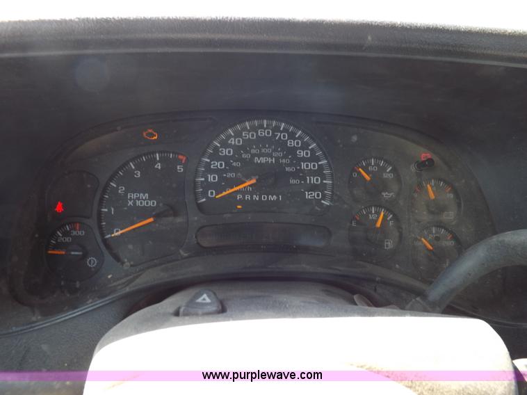 image for item H1948 2006 Chevrolet Silverado 3500 utility truck