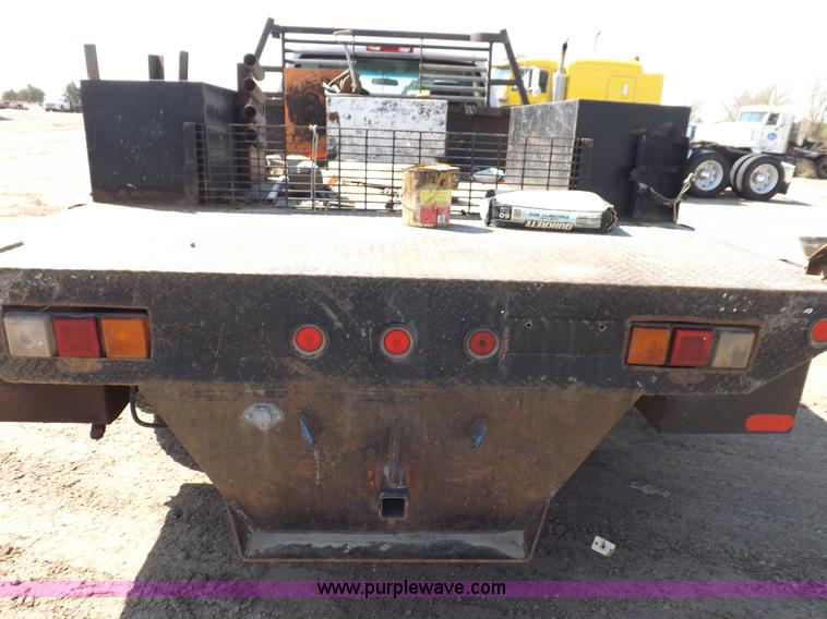 image for item H1948 2006 Chevrolet Silverado 3500 utility truck