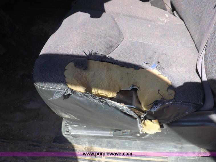 image for item H1948 2006 Chevrolet Silverado 3500 utility truck