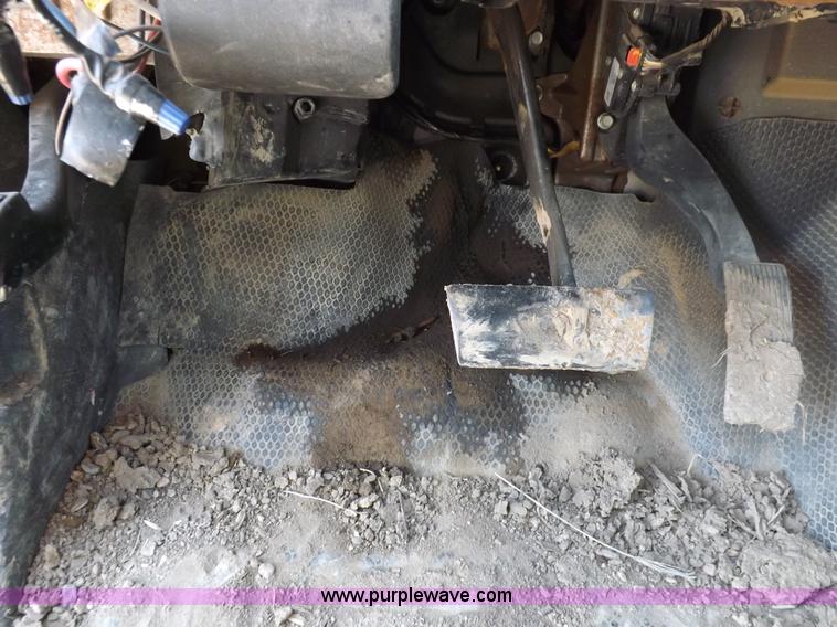 image for item H1948 2006 Chevrolet Silverado 3500 utility truck