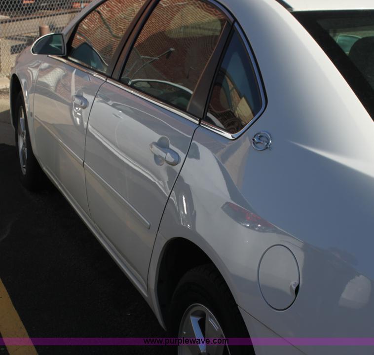 image for item H2118 2007 Chevrolet Impala LT