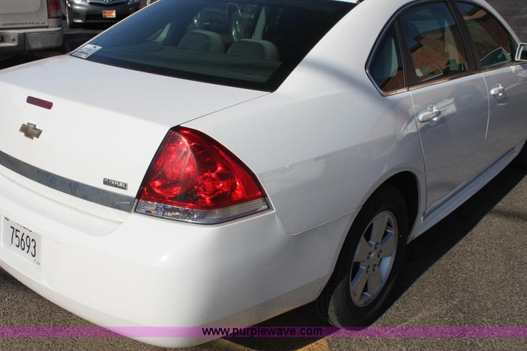 image for item H2119 2010 Chevrolet Impala LT