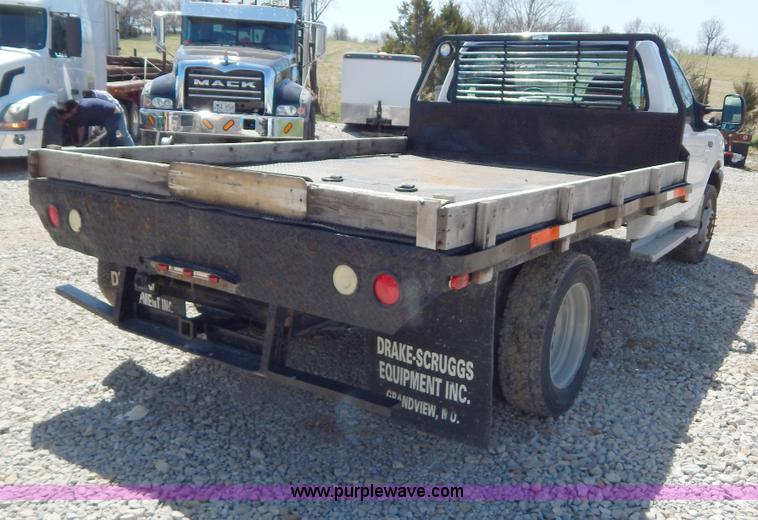 image for item H3457 1999 Ford F450 Super Duty flatbed truck