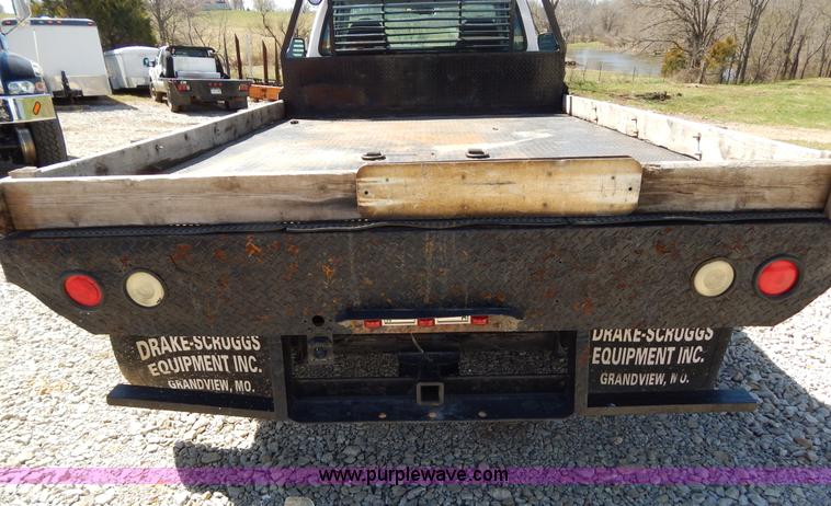 image for item H3457 1999 Ford F450 Super Duty flatbed truck