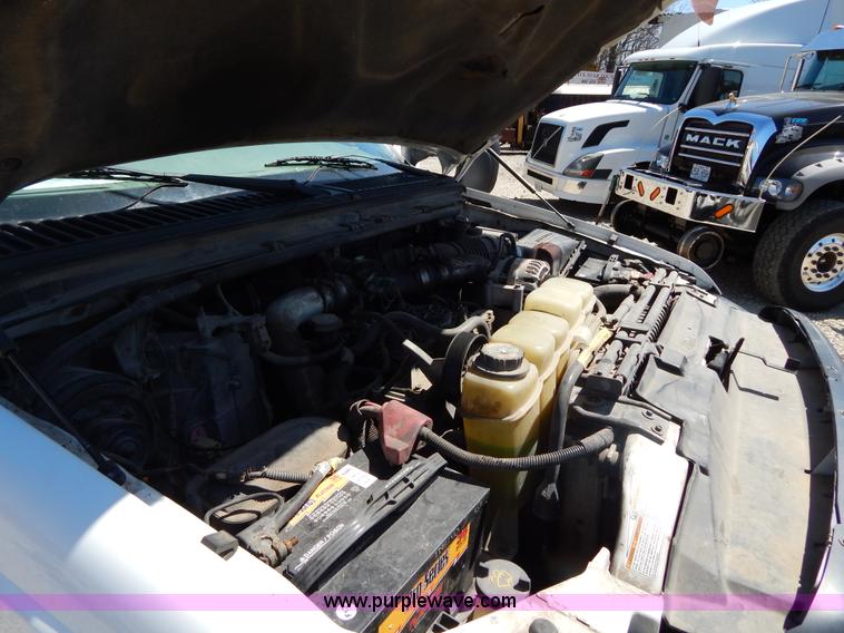 image for item H3457 1999 Ford F450 Super Duty flatbed truck