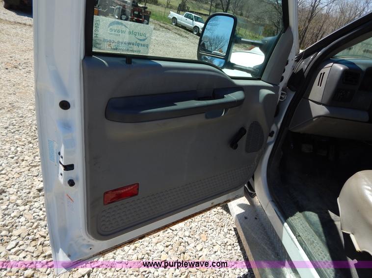 image for item H3457 1999 Ford F450 Super Duty flatbed truck