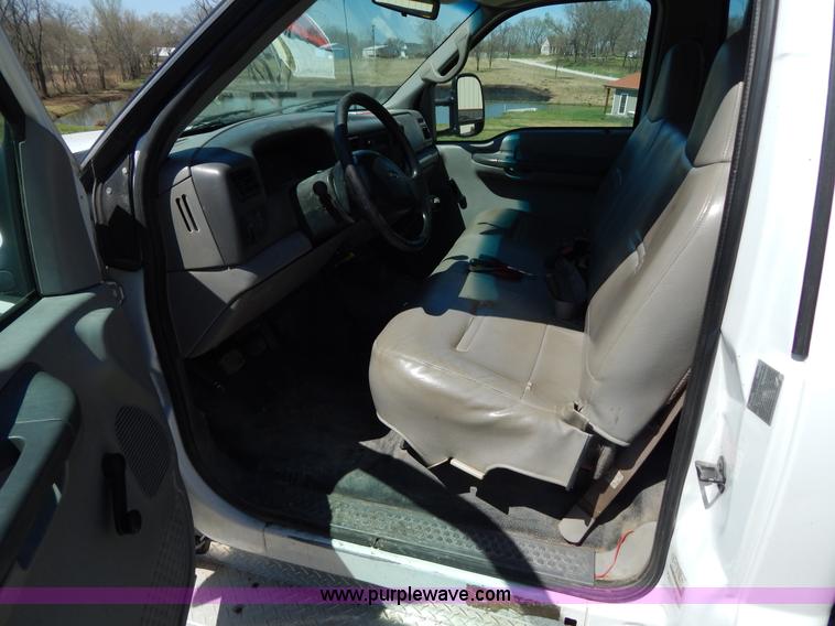 image for item H3457 1999 Ford F450 Super Duty flatbed truck