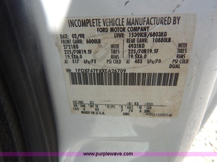 image for item H3457 1999 Ford F450 Super Duty flatbed truck