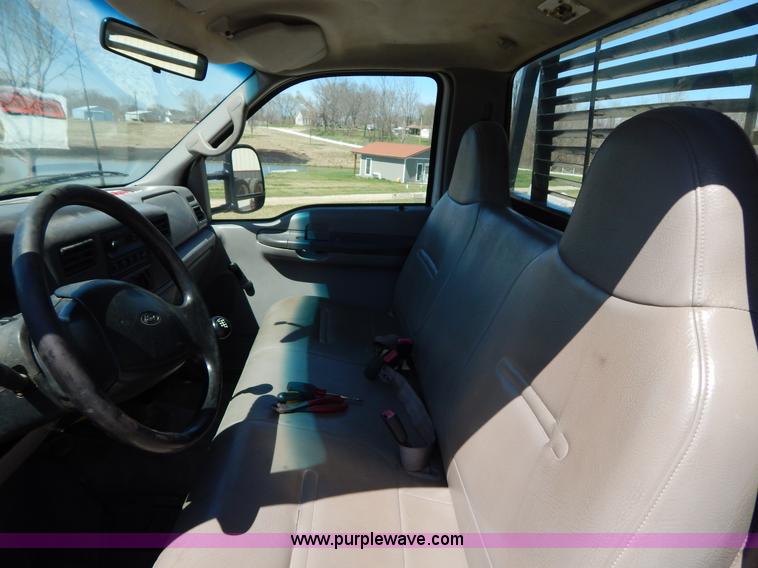 image for item H3457 1999 Ford F450 Super Duty flatbed truck