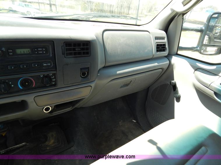 image for item H3457 1999 Ford F450 Super Duty flatbed truck