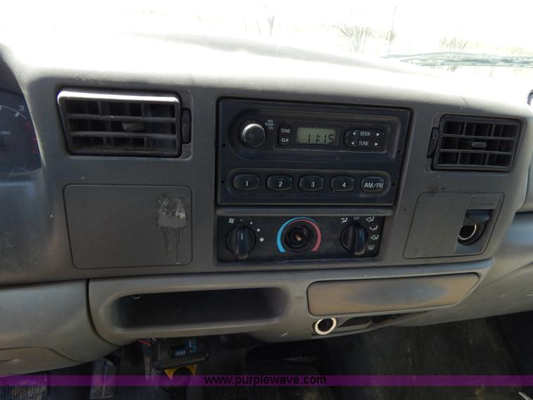 image for item H3457 1999 Ford F450 Super Duty flatbed truck