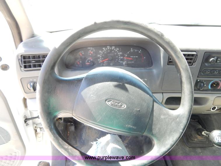 image for item H3457 1999 Ford F450 Super Duty flatbed truck