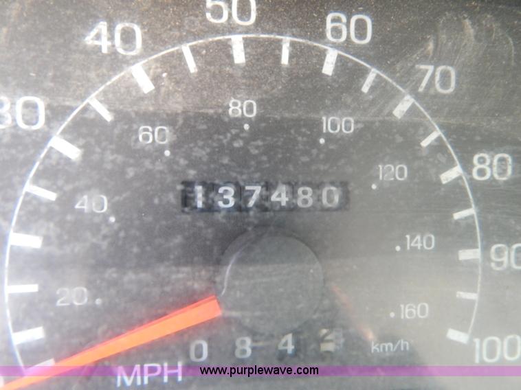 image for item H3457 1999 Ford F450 Super Duty flatbed truck