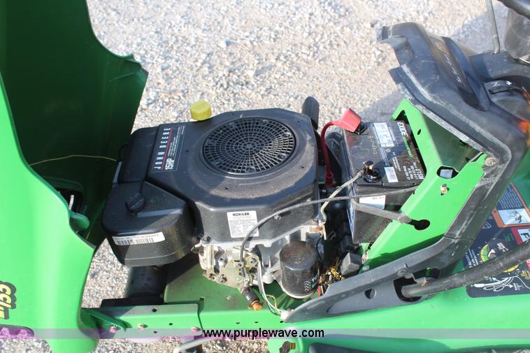 image for item H6053 1998 John Deere LT155 lawn mower
