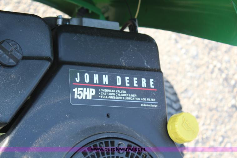 image for item H6053 1998 John Deere LT155 lawn mower