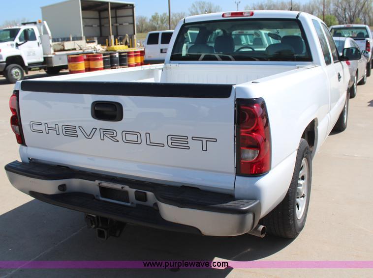 image for item H6071 2006 Chevrolet Silverado 1500 Ext. Cab pickup truck