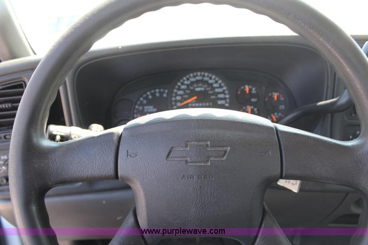 image for item H6071 2006 Chevrolet Silverado 1500 Ext. Cab pickup truck