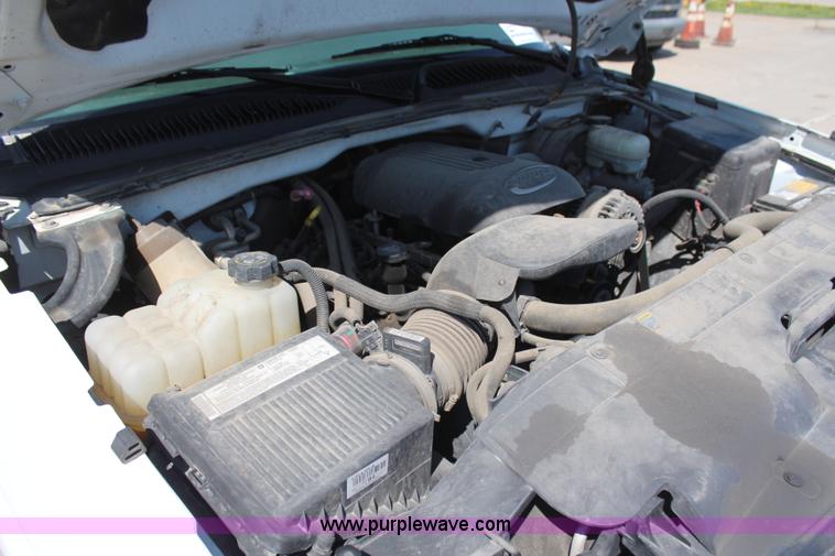 image for item H6071 2006 Chevrolet Silverado 1500 Ext. Cab pickup truck