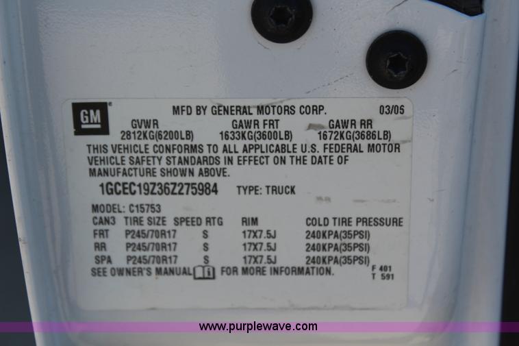 image for item H6071 2006 Chevrolet Silverado 1500 Ext. Cab pickup truck