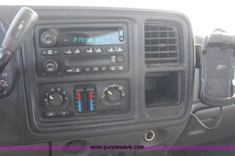 image for item H6072 2005 Chevrolet Silverado 1500 Ext. Cab pickup truck