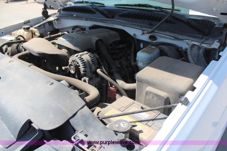 image for item H6072 2005 Chevrolet Silverado 1500 Ext. Cab pickup truck