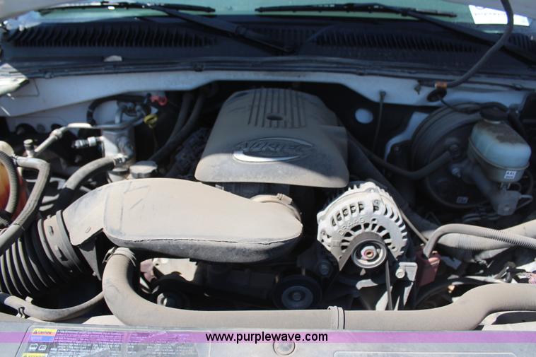 image for item H6072 2005 Chevrolet Silverado 1500 Ext. Cab pickup truck