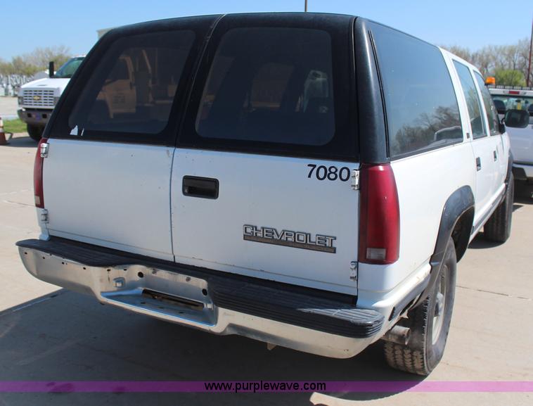 image for item H6073 1993 Chevrolet Suburban K2500 SUV