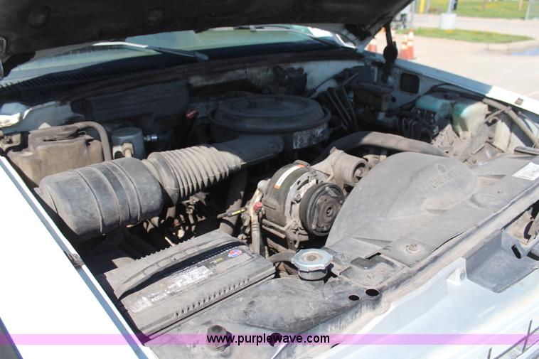 image for item H6073 1993 Chevrolet Suburban K2500 SUV