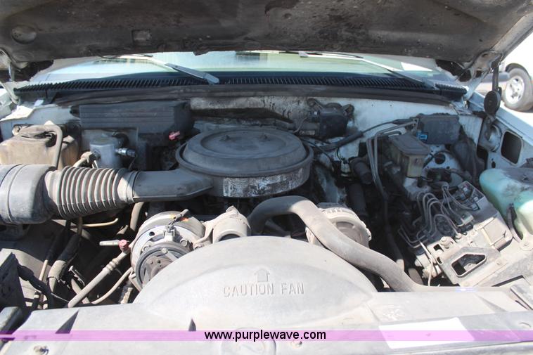 image for item H6073 1993 Chevrolet Suburban K2500 SUV