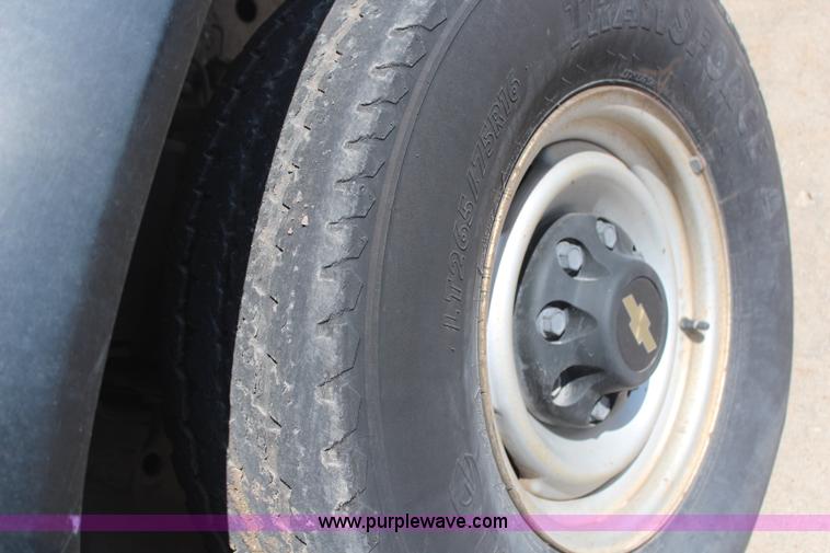 image for item H6073 1993 Chevrolet Suburban K2500 SUV