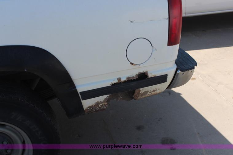 image for item H6073 1993 Chevrolet Suburban K2500 SUV