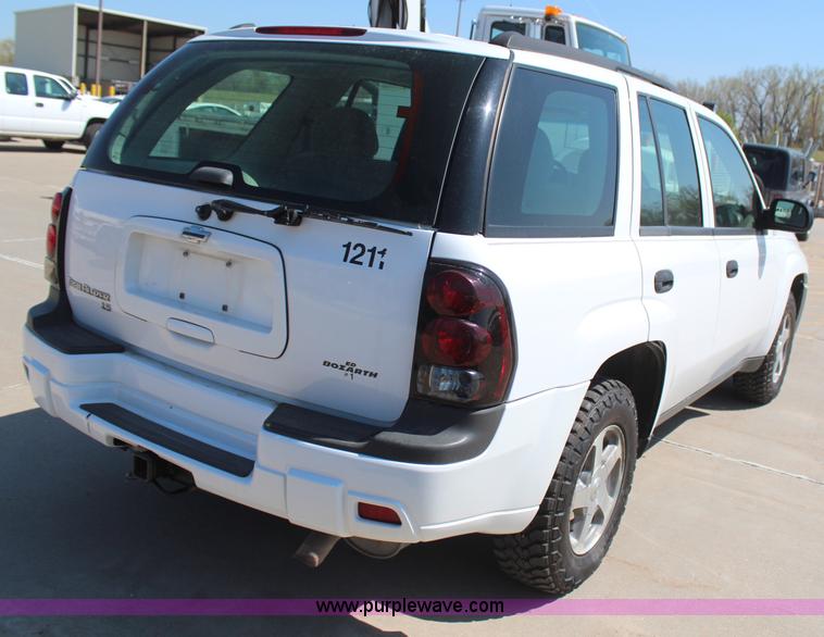 image for item H6074 2006 Chevrolet Trailblazer LS SUV