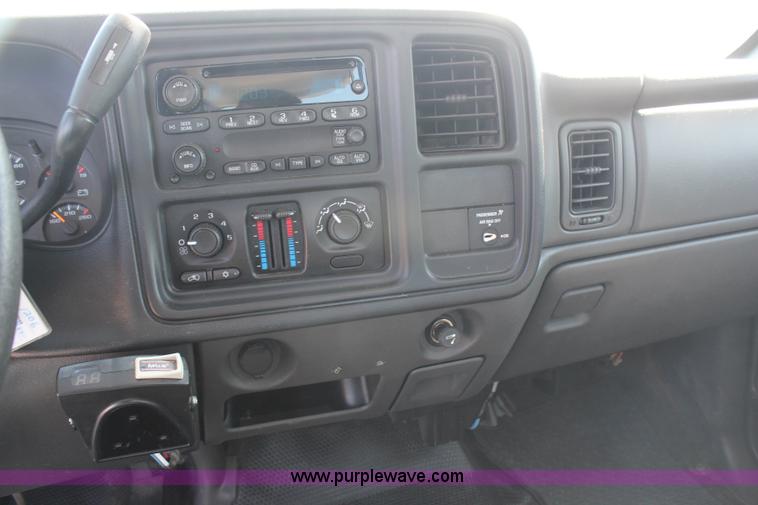 image for item H6075 2006 Chevrolet Silverado 2500HD Ext. Cab pickup truck