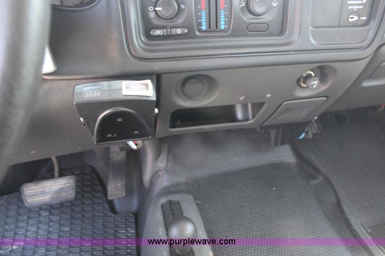 image for item H6075 2006 Chevrolet Silverado 2500HD Ext. Cab pickup truck