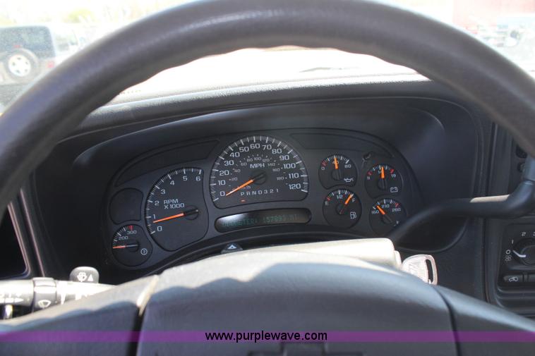 image for item H6075 2006 Chevrolet Silverado 2500HD Ext. Cab pickup truck