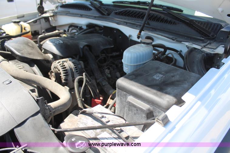 image for item H6075 2006 Chevrolet Silverado 2500HD Ext. Cab pickup truck