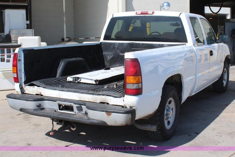 image for item H6076 1999 Chevrolet Silverado 1500 Ext. Cab pickup truck