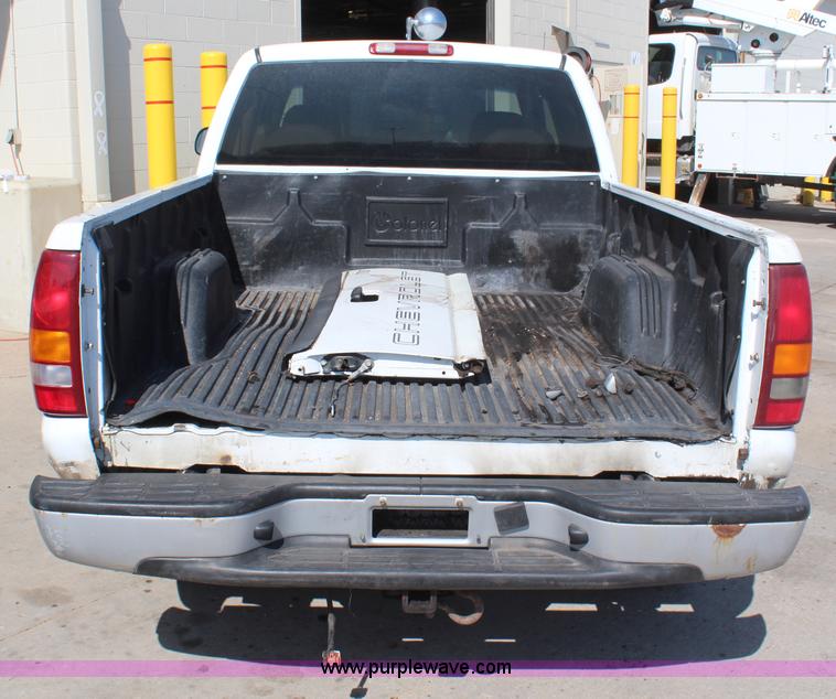 image for item H6076 1999 Chevrolet Silverado 1500 Ext. Cab pickup truck