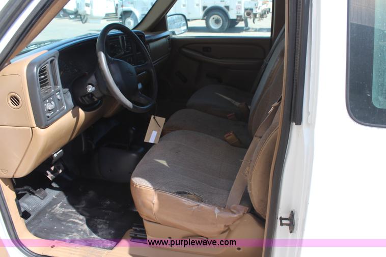 image for item H6076 1999 Chevrolet Silverado 1500 Ext. Cab pickup truck