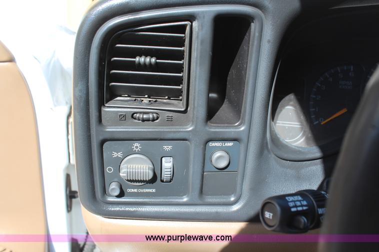 image for item H6076 1999 Chevrolet Silverado 1500 Ext. Cab pickup truck