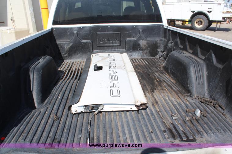 image for item H6076 1999 Chevrolet Silverado 1500 Ext. Cab pickup truck