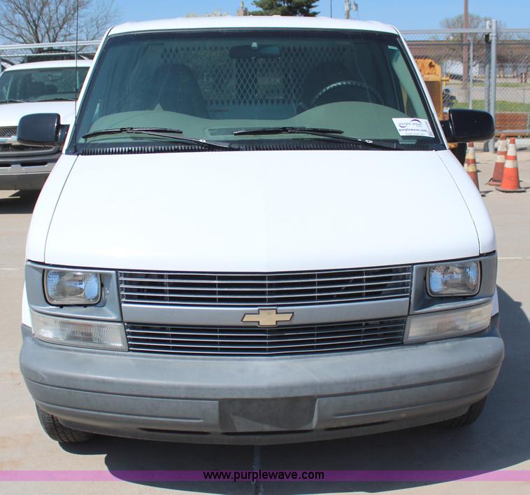 image for item H6085 2004 Chevrolet Astro Cargo service van