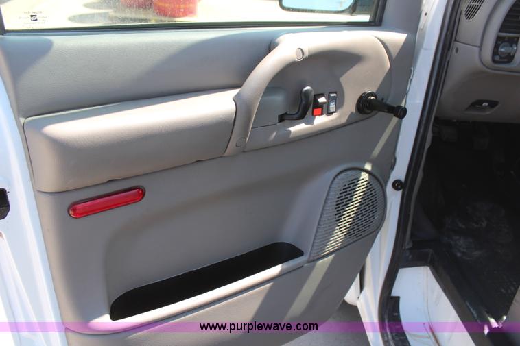 image for item H6085 2004 Chevrolet Astro Cargo service van