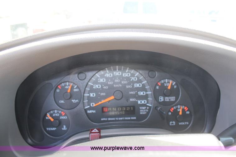 image for item H6085 2004 Chevrolet Astro Cargo service van