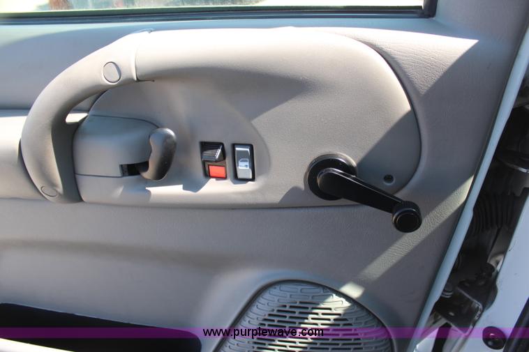 image for item H6085 2004 Chevrolet Astro Cargo service van