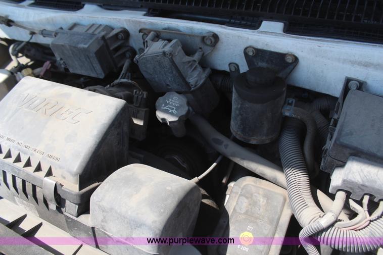 image for item H6085 2004 Chevrolet Astro Cargo service van