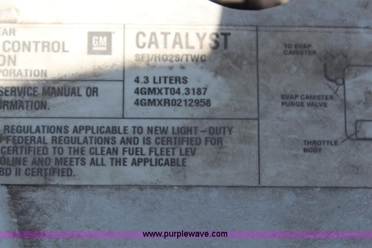 image for item H6085 2004 Chevrolet Astro Cargo service van