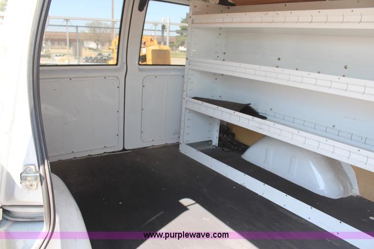 image for item H6085 2004 Chevrolet Astro Cargo service van