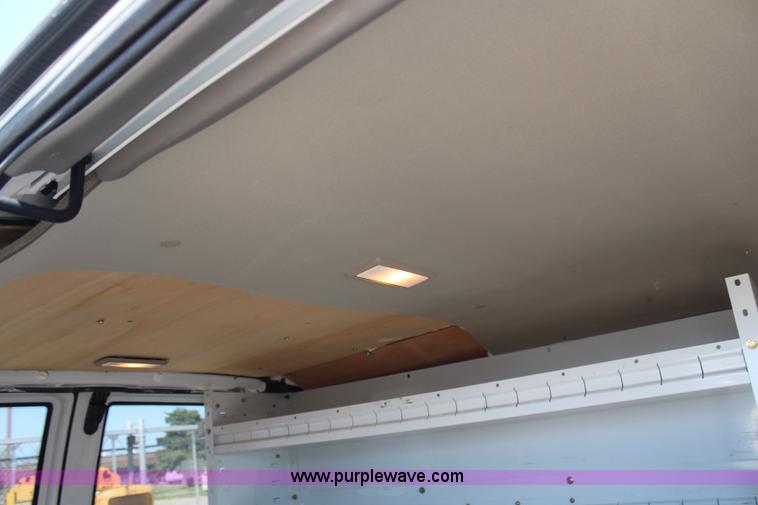 image for item H6085 2004 Chevrolet Astro Cargo service van