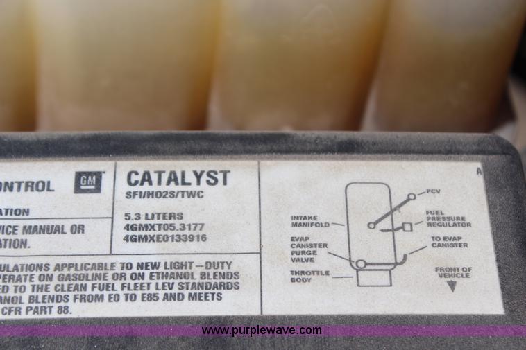 image for item H6086 2004 Chevrolet Silverado 1500 pickup truck